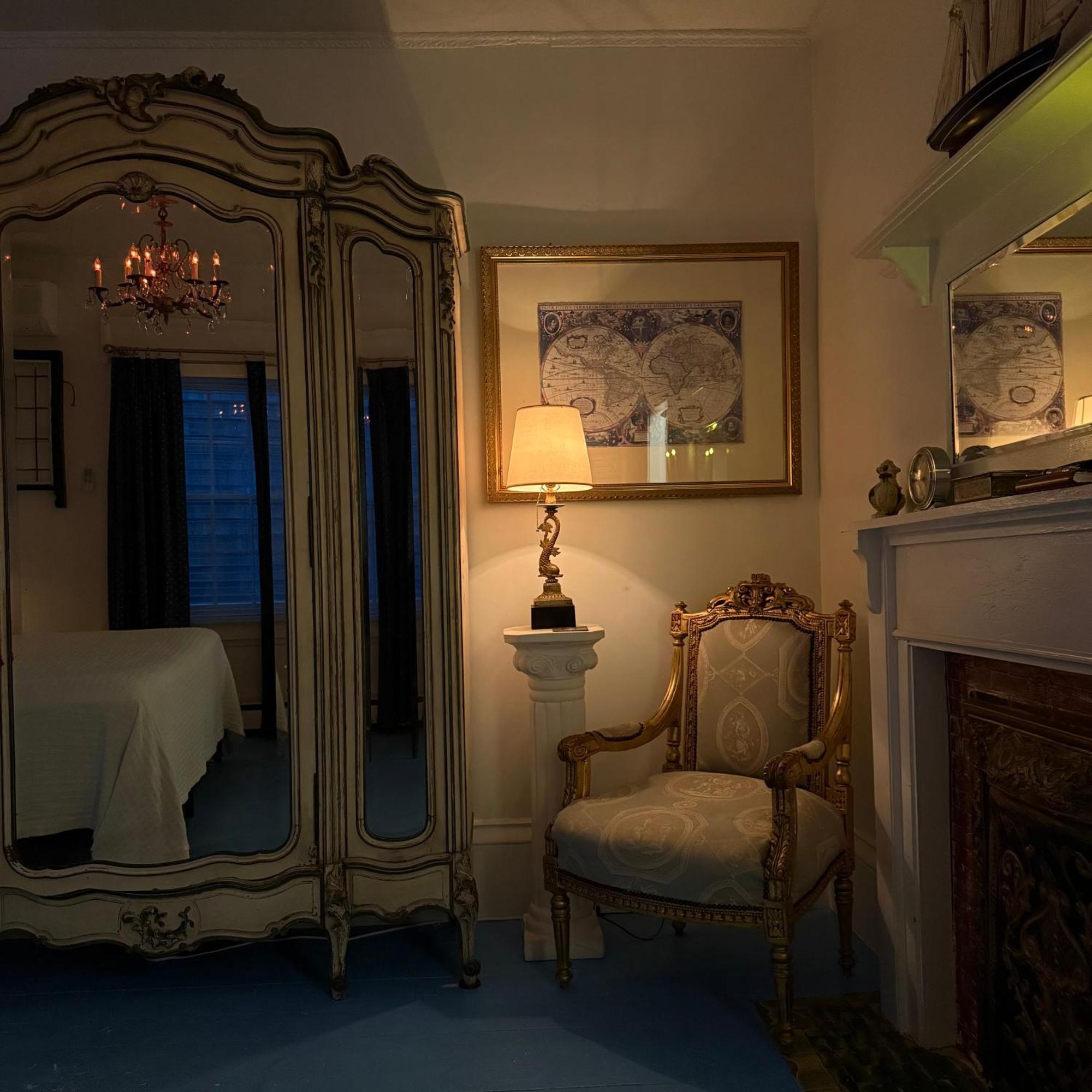 The Gaslamp Bed And Breakfast Provincetown Exterior photo